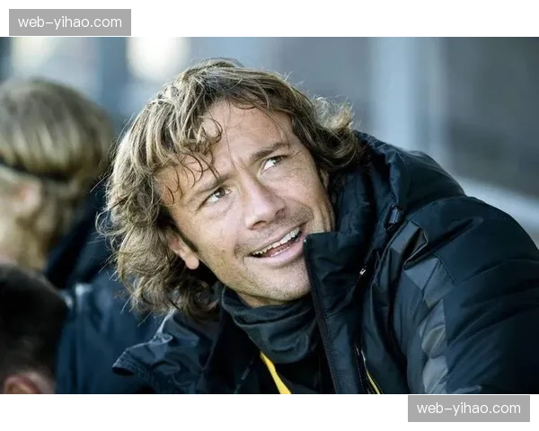 评论：VAR再次成为焦点，克莱蒙点球判罚引发广泛争议